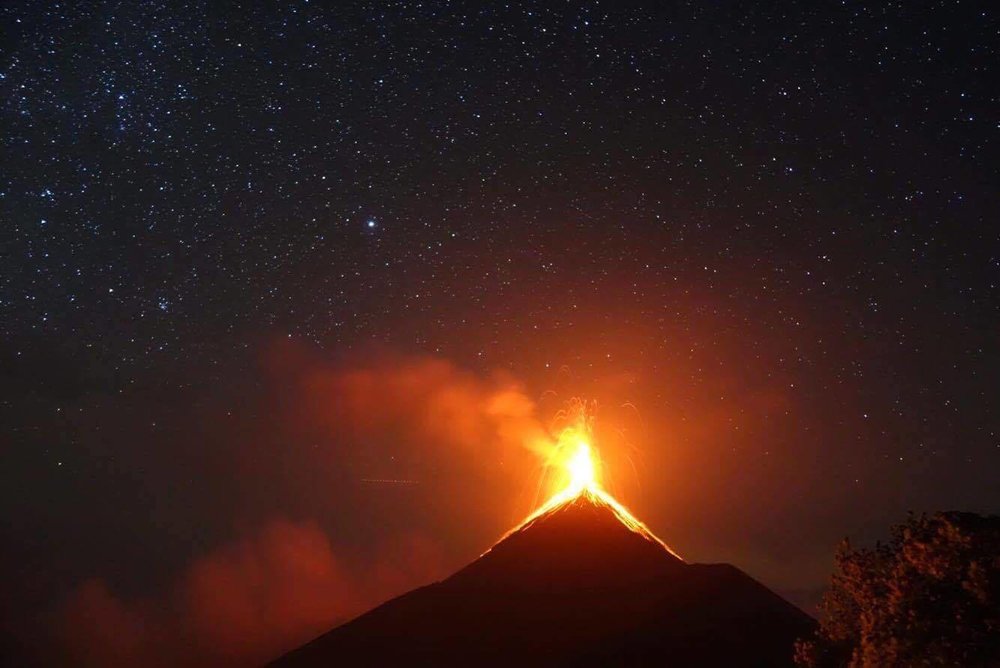 View of Volcán de fuego from Acatenango Volcano.